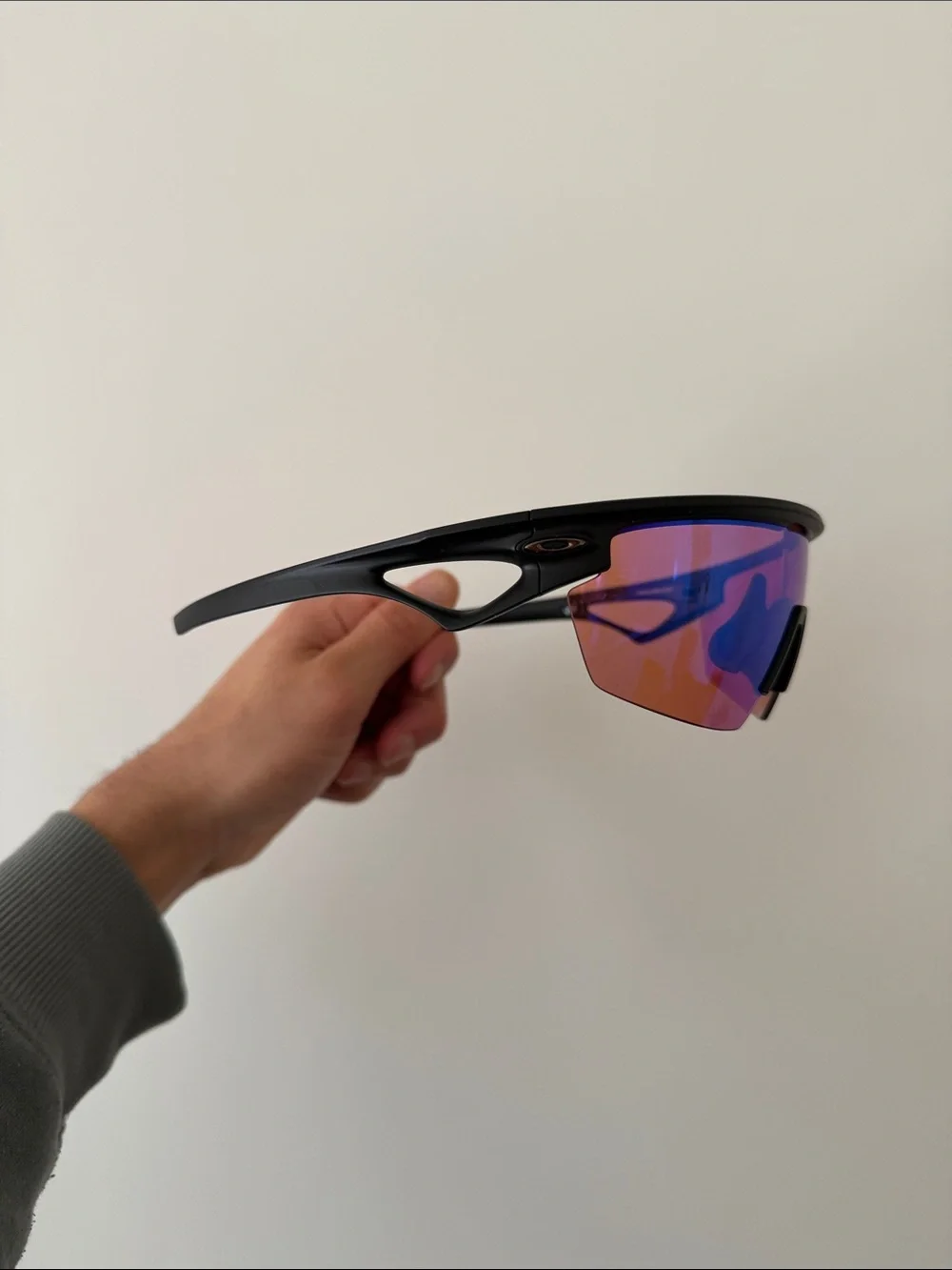Oakley Sports Sunglasses - Blue Mirrored Lens